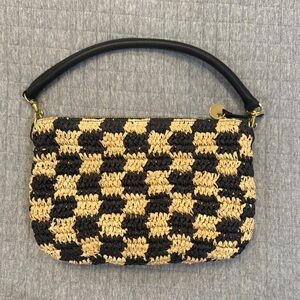 Clare V. Petit Moyen Messenger